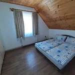 Estike Nyaralo Merevfalu Kerti Medencevel *