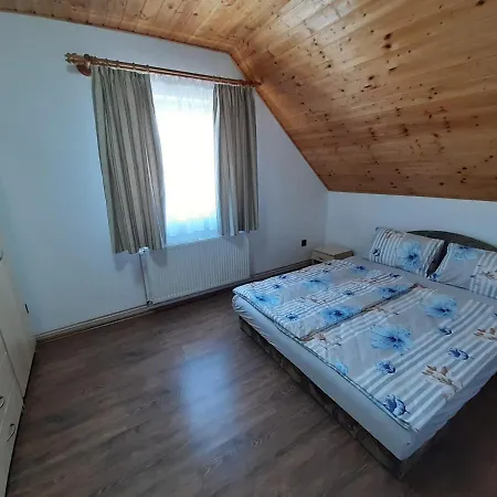 Estike Nyaralo Merevfalu Kerti Medencevel *